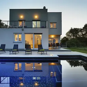 https://holiday-home-dvori.pula-hotels.org